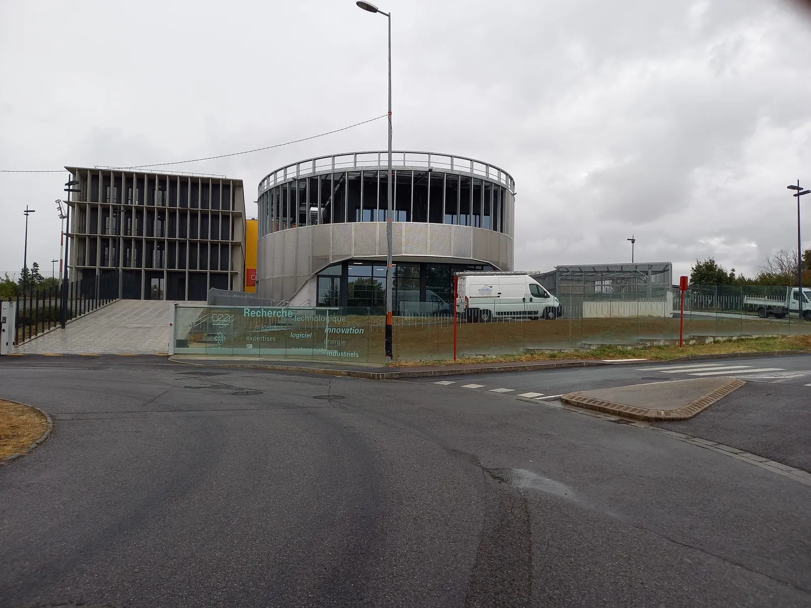 Bâtiment de forme ovale